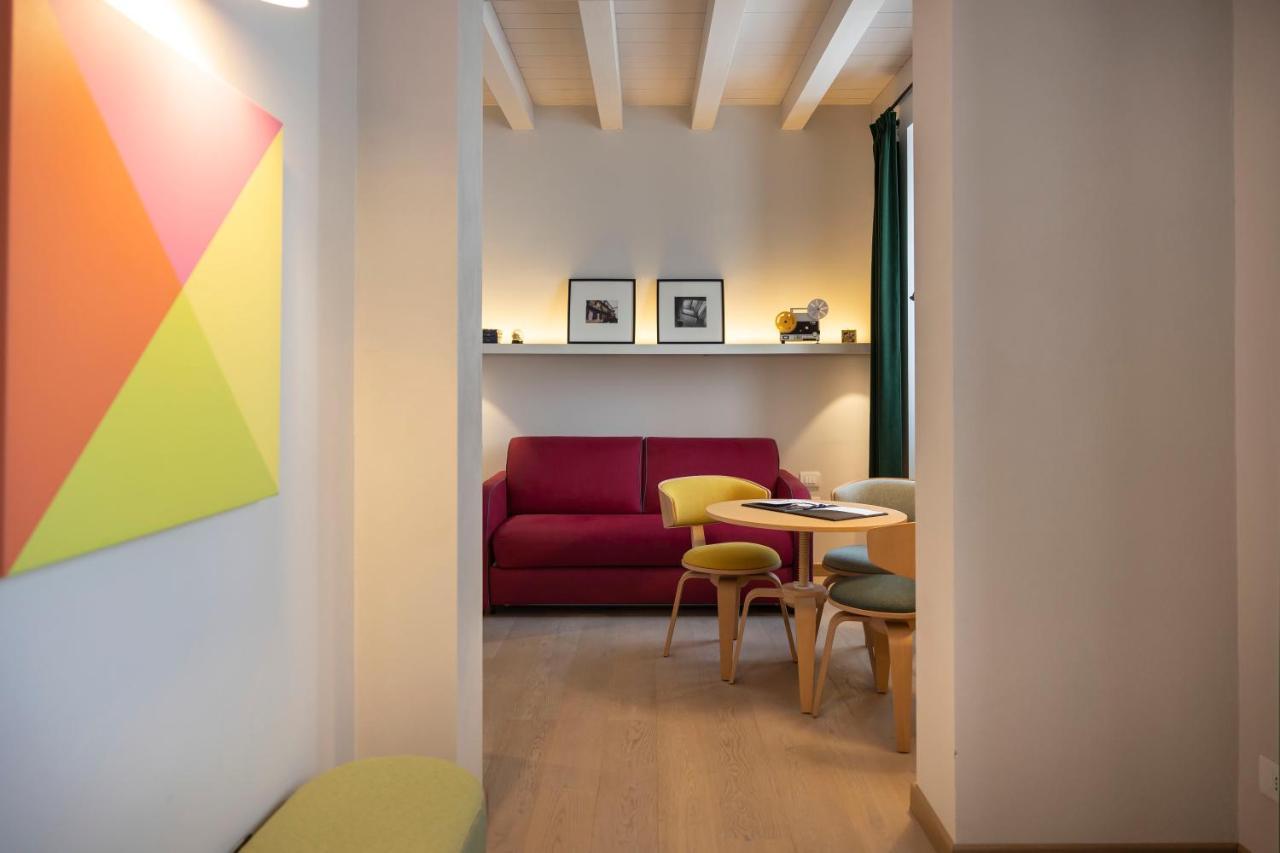 Savona 18 Suites Милано Стая снимка