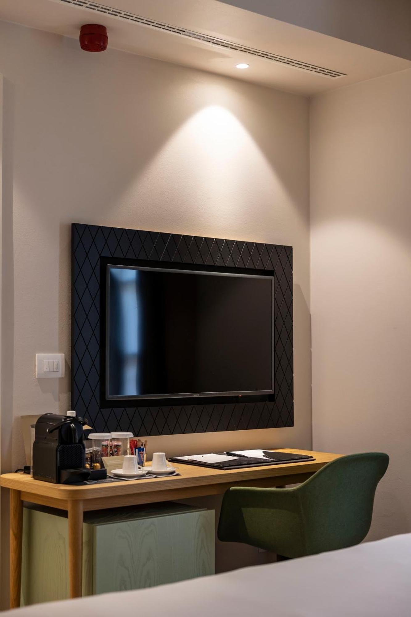 Savona 18 Suites Милано Стая снимка