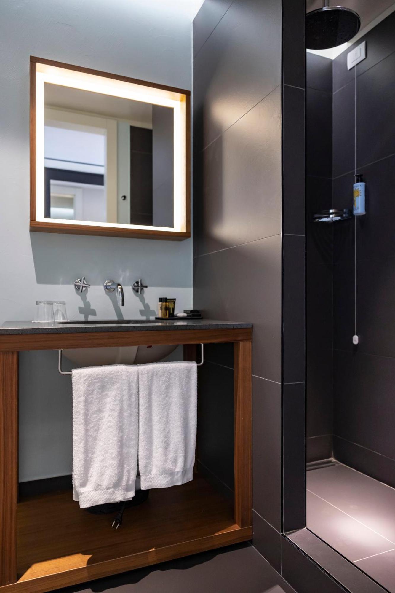 Savona 18 Suites Милано Стая снимка
